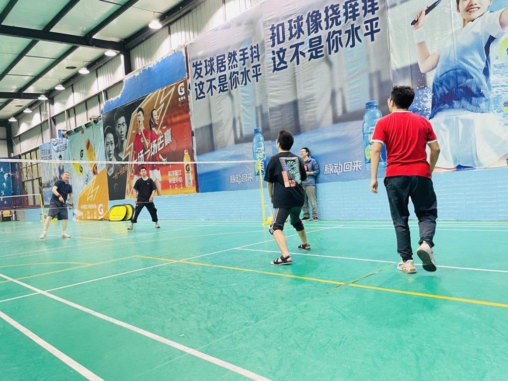 羽你相约，等你来战 | 中瓴智行开展员工羽毛球友谊赛